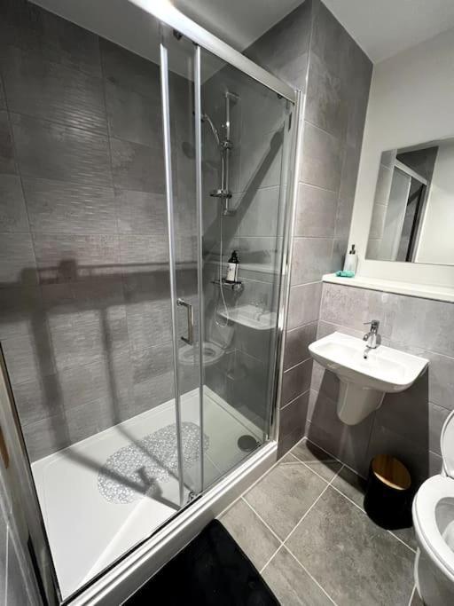 Luxurious City View Apartment In Salford Manchester Luaran gambar