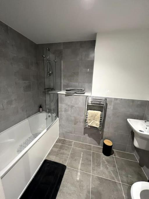 Luxurious City View Apartment In Salford Manchester Luaran gambar