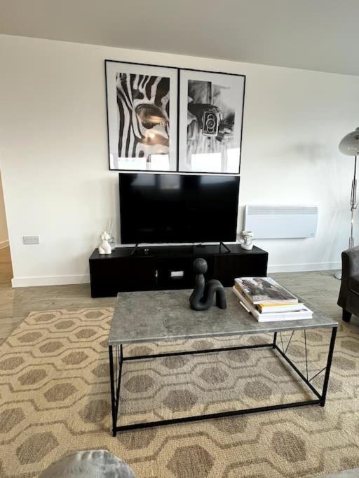 Luxurious City View Apartment In Salford Manchester Luaran gambar