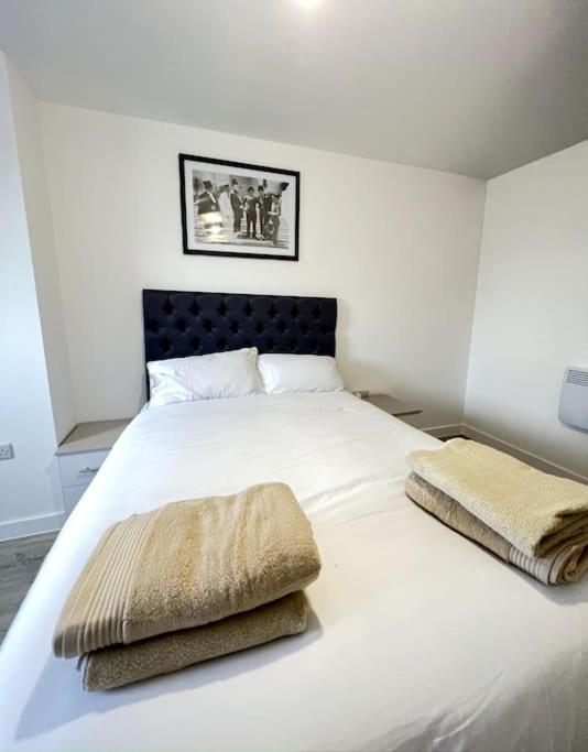 Luxurious City View Apartment In Salford Manchester Luaran gambar