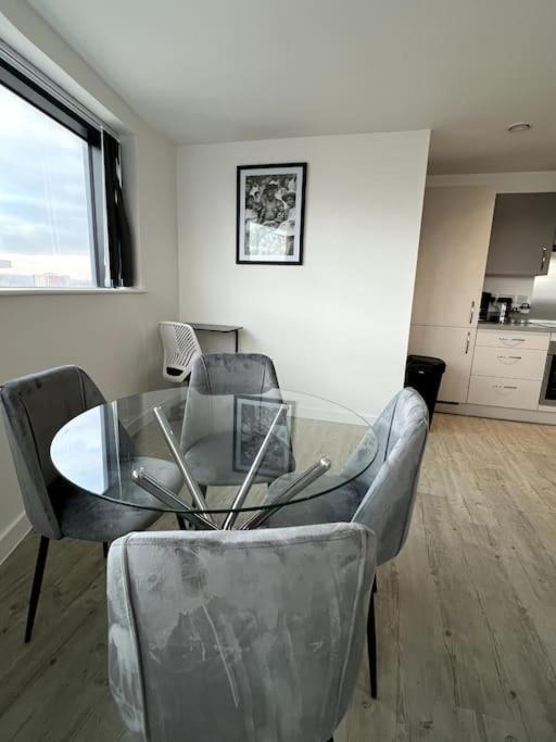 Luxurious City View Apartment In Salford Manchester Luaran gambar