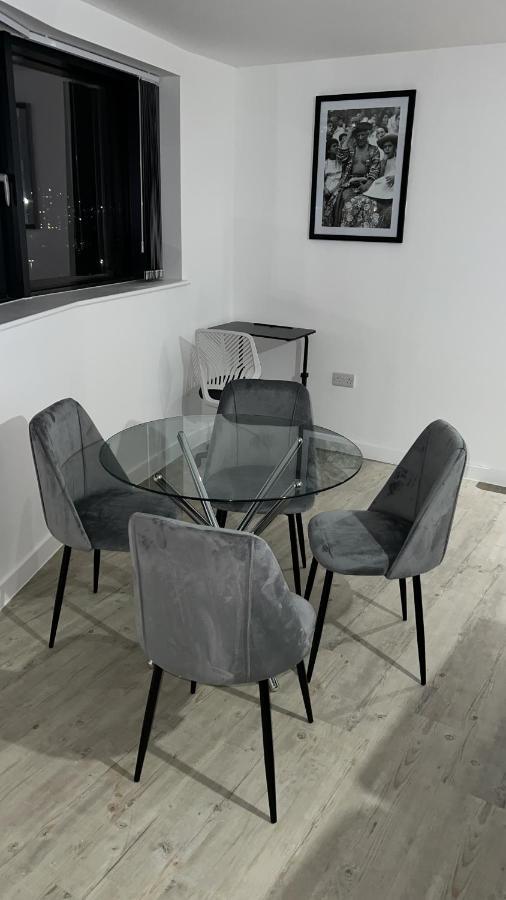Luxurious City View Apartment In Salford Manchester Luaran gambar